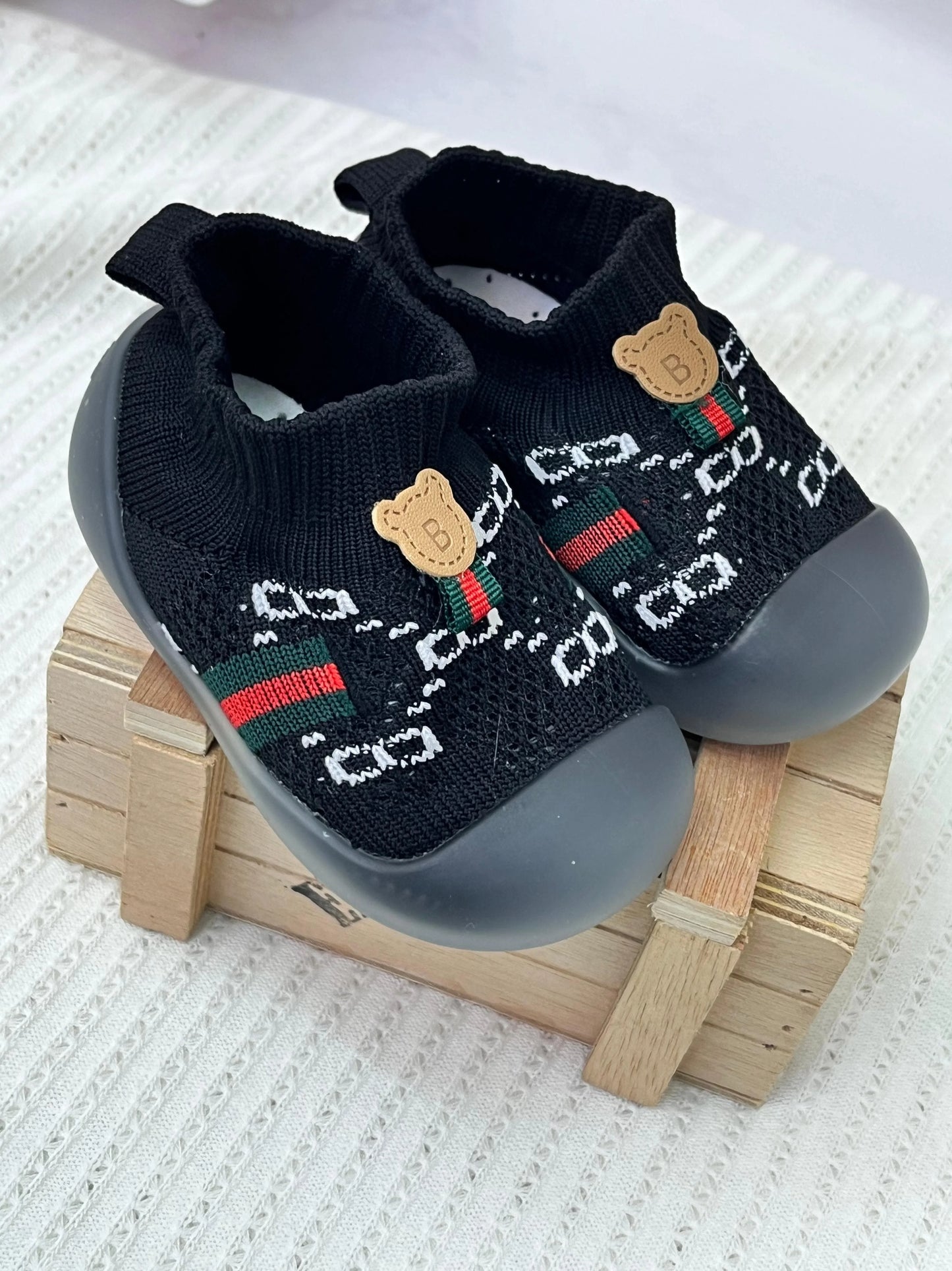✨TENIS DEPORTIVOS OSO🐻GUCI ANTI-SLIP PARA BEBÉ👶